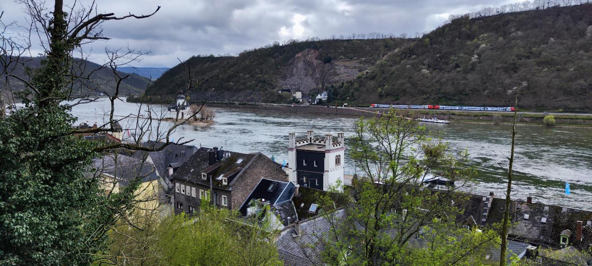 Gemuetliche Wohnung, Kueche, Bad, Netflix, Rheinblick Kaub Bagian luar foto